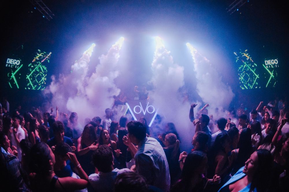 Diego Maciel OVO Punta del Este neblina azul pantallas